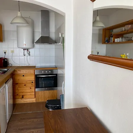 Charming With Sea View In - 70 M² דירה *