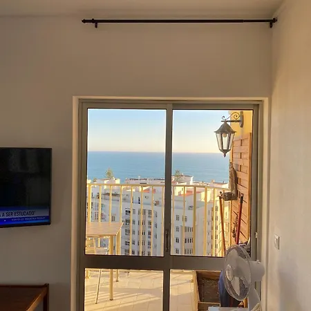 Charming With Sea View In - 70 M² דירה