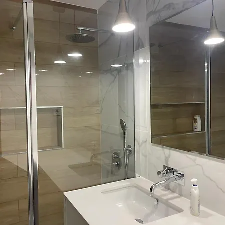 דירה Charming With Sea View In - 70 M² *